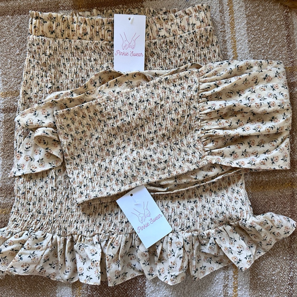 Matching skirt and bandeau set!